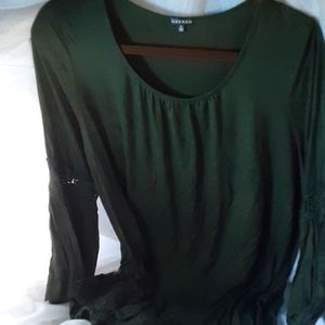 dry Green Blouse With nice Sleeves